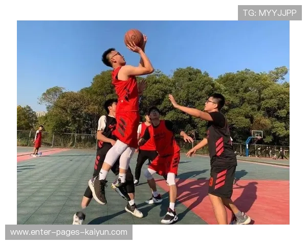 戴维斯单场爆发：巅峰时刻的超神表现引爆篮球世界